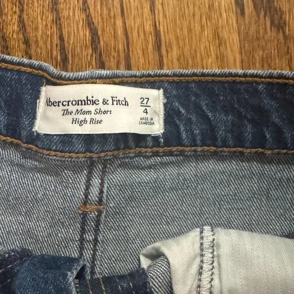 Abercrombie High Rise Mom Short - Picture 2 of 3